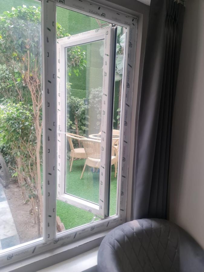 City View With Garden -5 Mins Walk From Golden Temple アムリトサル エクステリア 写真